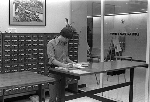 Researcher at The Latin American Library following its incorporation to Howard-Tilton Memorial Library (1978)